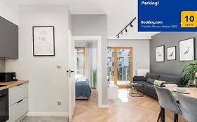 Quantum Premium Apartment & Free Parking!